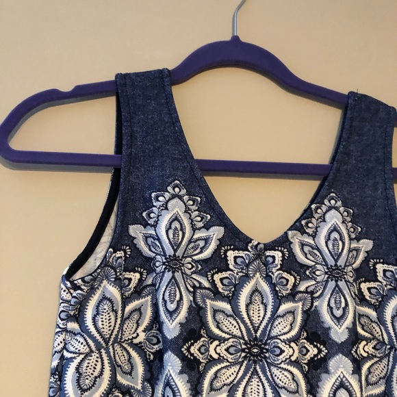 Moa Collection Bodycon Floral Dress - Picture 4 of 5